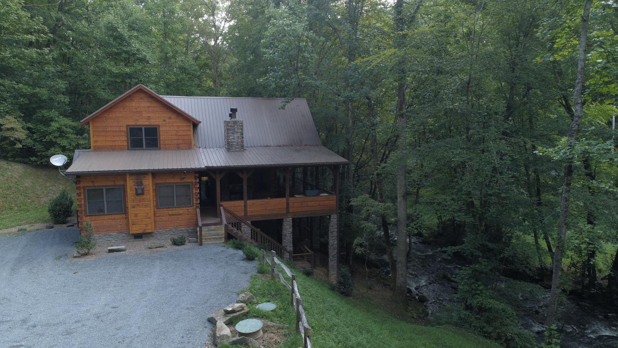 Отель Cherokee Mountain Cabins Llc Topton Экстерьер фото