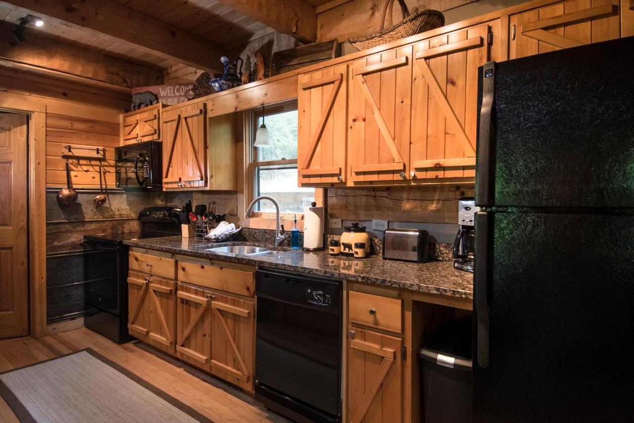 Отель Cherokee Mountain Cabins Llc Topton Экстерьер фото